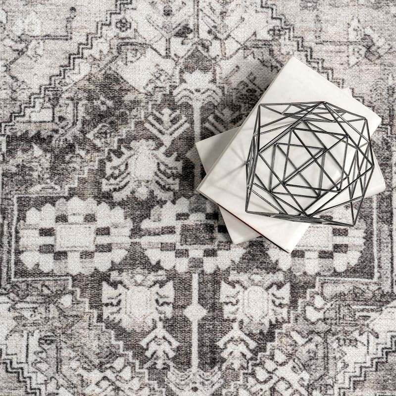 Nuloom Elisabeth SpinClean Medallion Machine Washable Area Rug