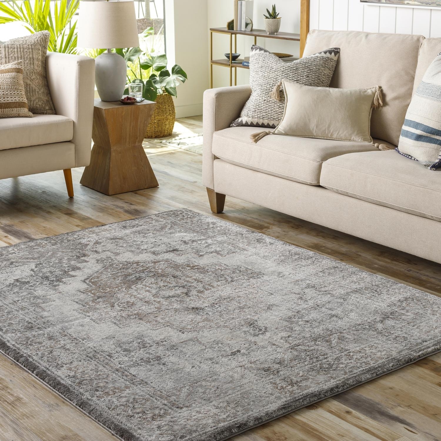 Livabliss Montana Traditional Area Rug.