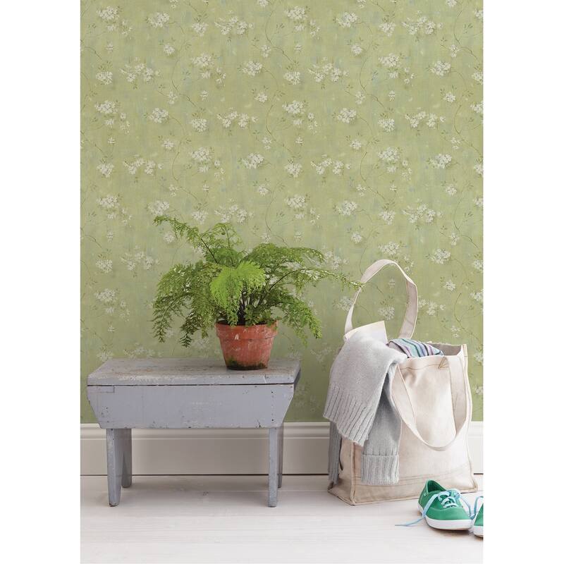 Flowers Margo Dixie Green Floral Trail 15' L X 6 W Wallpaper Roll