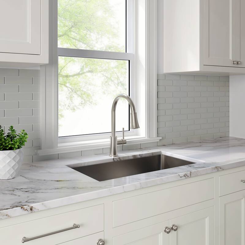 PROFLO PFXC7027 1.5 GPM Single Hole Kitchen Faucet with Pull Out Spray