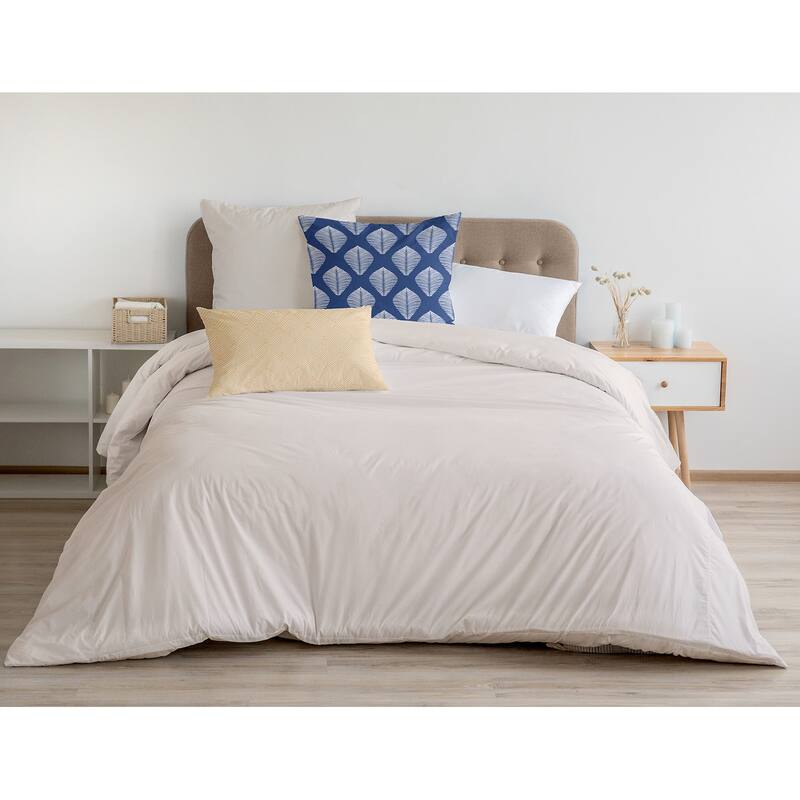 Fan Leaf Pattern Decorative Throw Pillow