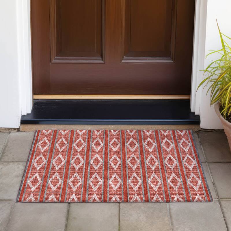 Machine Washable Indoor/ Outdoor Diamond Stripe Chantille Rug