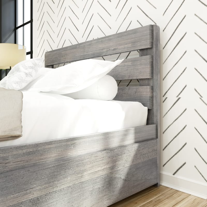 Max and Lily Farmhouse Full Bed with Plank Headboard and Trundle
