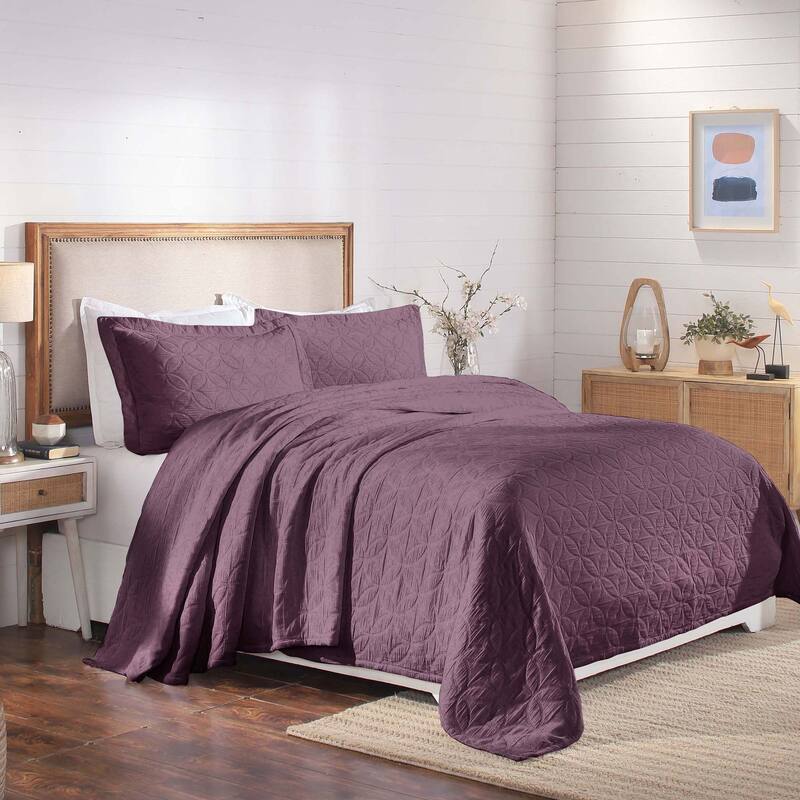 Superior Serenity Cotton Matelasse Jacquard Celtic Circle Bedspread Set