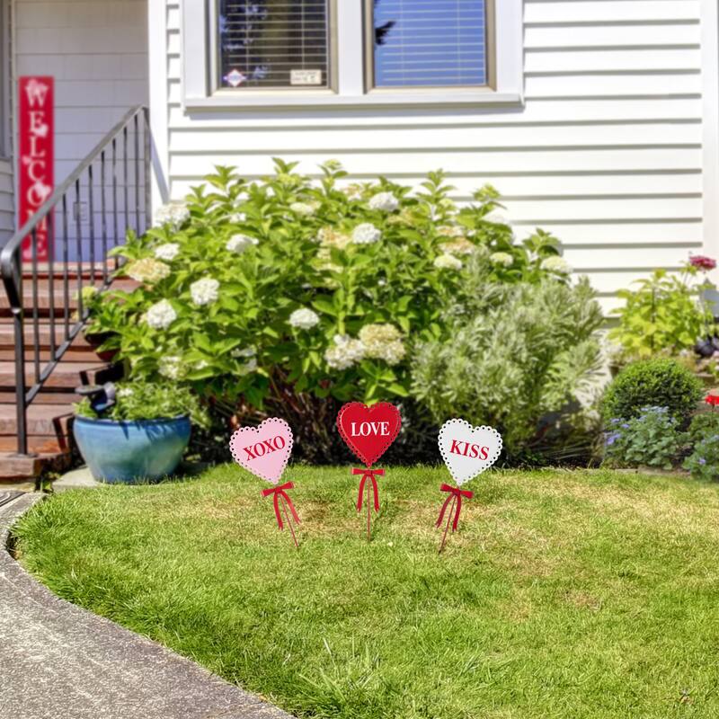 Glitzhome 16"H Set of 3 Valentine's Metal Heart Yard Stakes