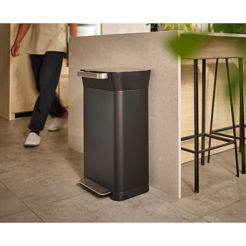Joseph Joseph Titan 30-liter Trash Compactor