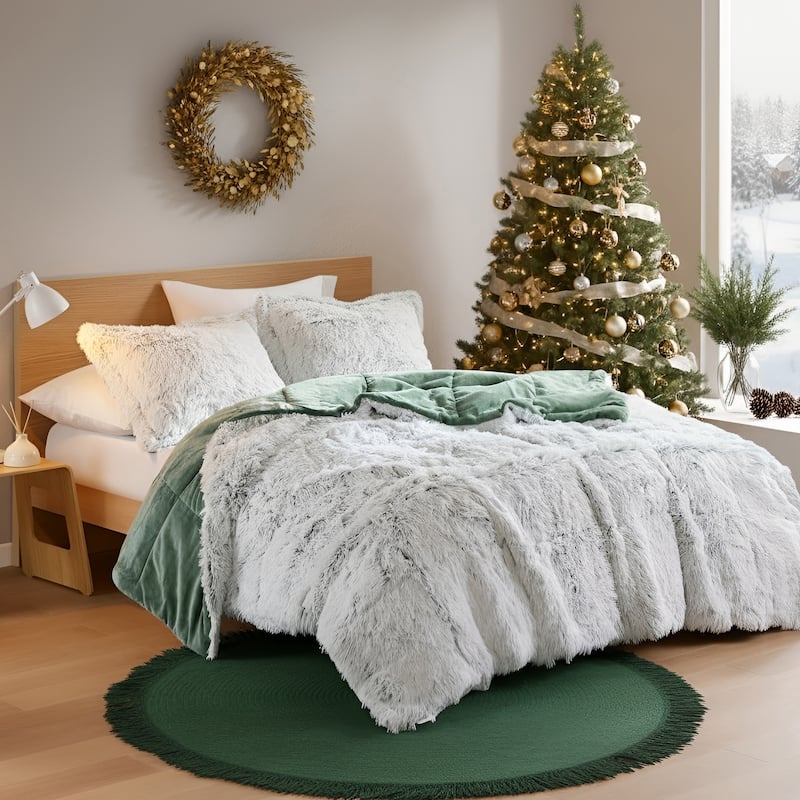 Intelligent Design Leena Shaggy Long Fur Comforter Mini Set - Green/White - King