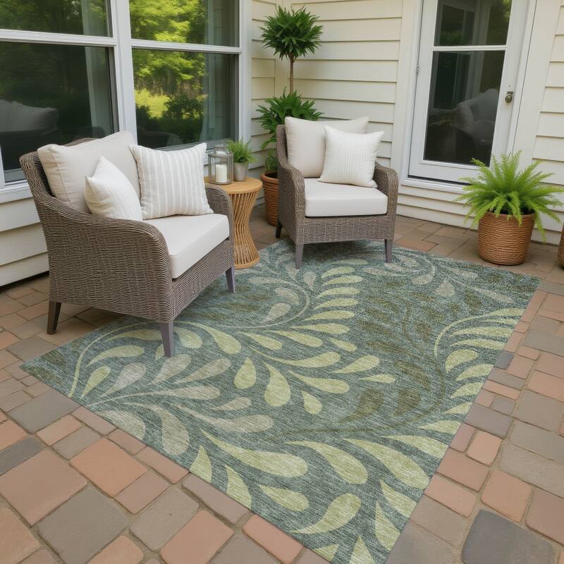 Machine Washable Indoor/ Outdoor Floral Arabesque Chantille Rug - Basil - 5' x 7'6"
