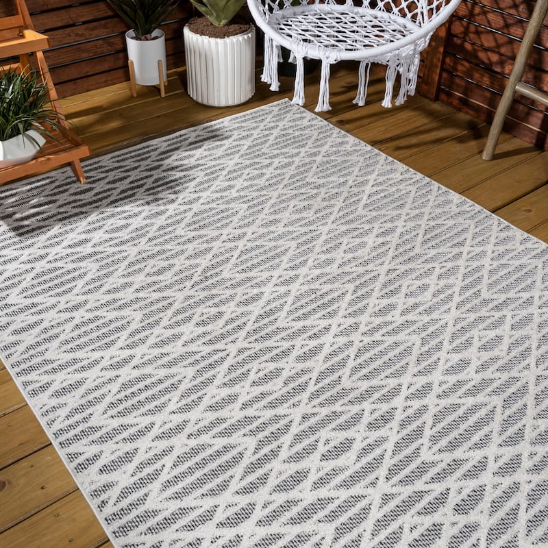 JONATHAN Y Jazz High-Low Pile Moroccan Diamond Modern Indoor/Outdoor Area Rug