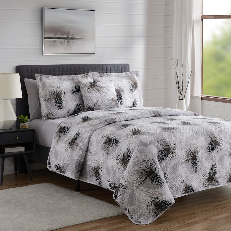 Empyrean Bedspread Coverlet Set - Summer Quilt with Fitted Sheet and Pillow Shams - All Season Printed Bedding Set