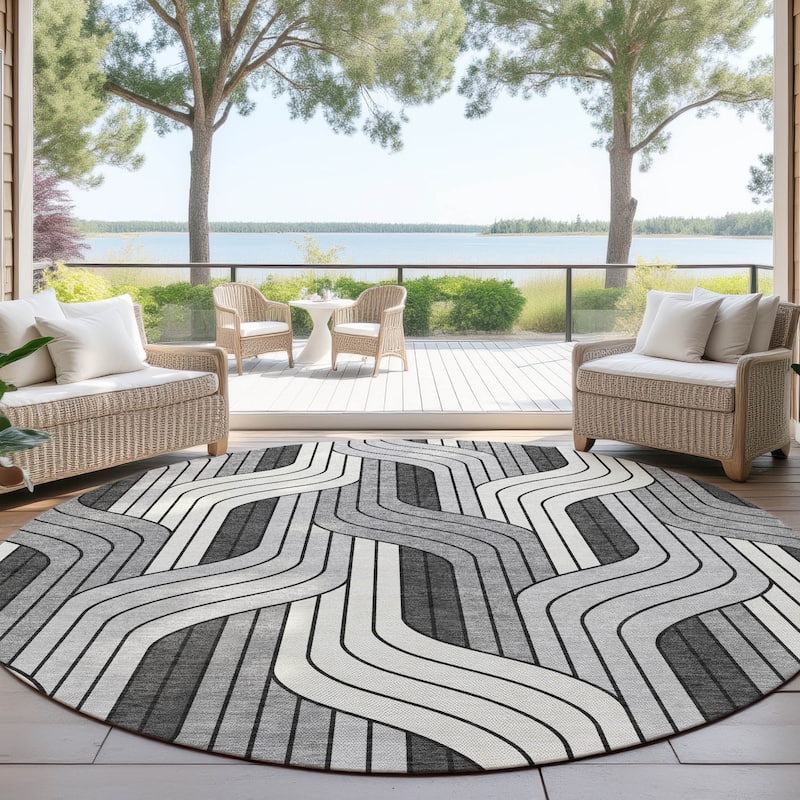 Machine Washable Indoor/ Outdoor Modern Pathway Chantille Rug - Ivory - 8' x 8'