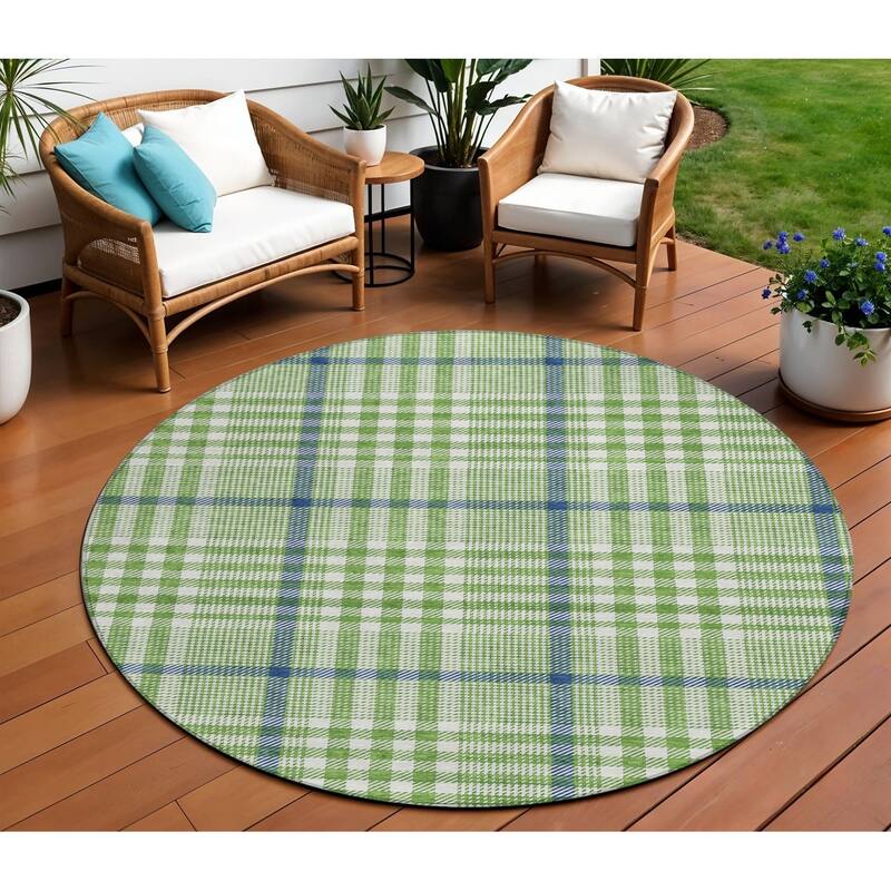 HomeRoots Plaid Transitional Rectangle Outdoor Rug - 8' Round