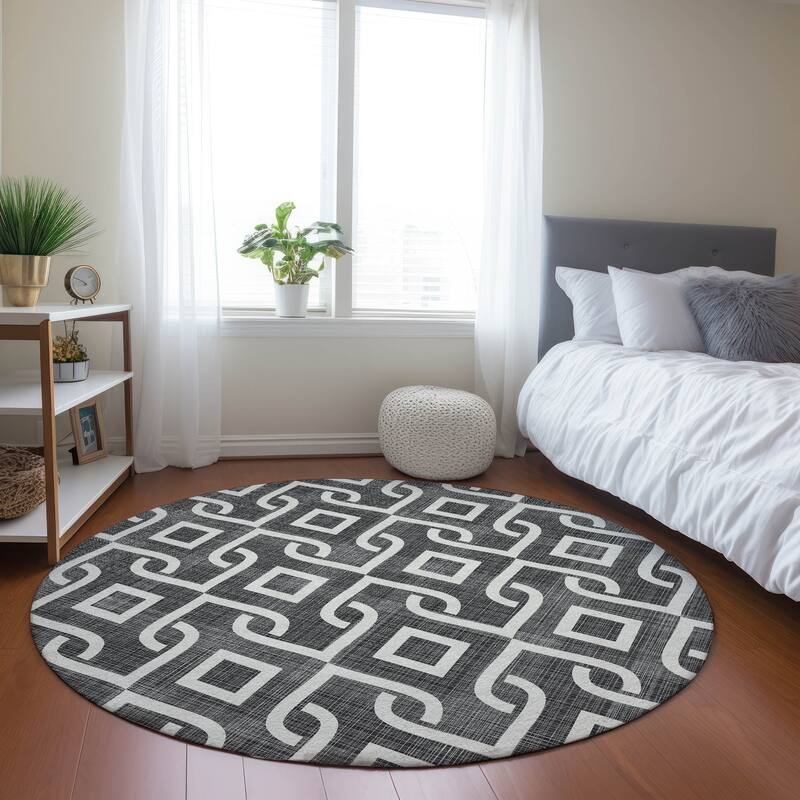 Machine Washable Indoor/ Outdoor Chantille Trellis Scroll Rug - Black - 8' x 8'