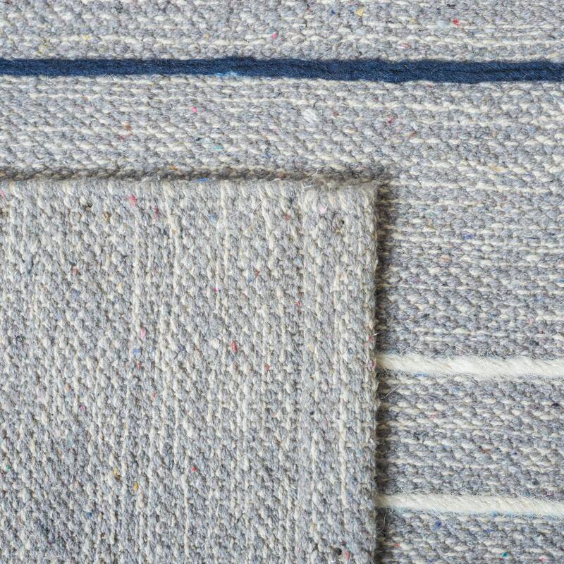 SAFAVIEH Handmade Striped Kilim Qiana Modern Cotton Rug -