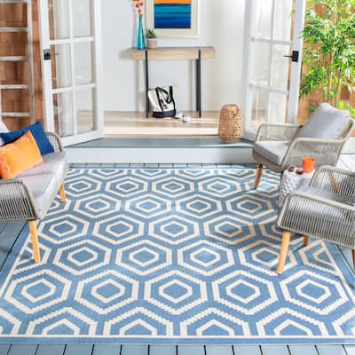 SAFAVIEH Courtyard Carolee Indoor/ Outdoor Patio Backyard Rug