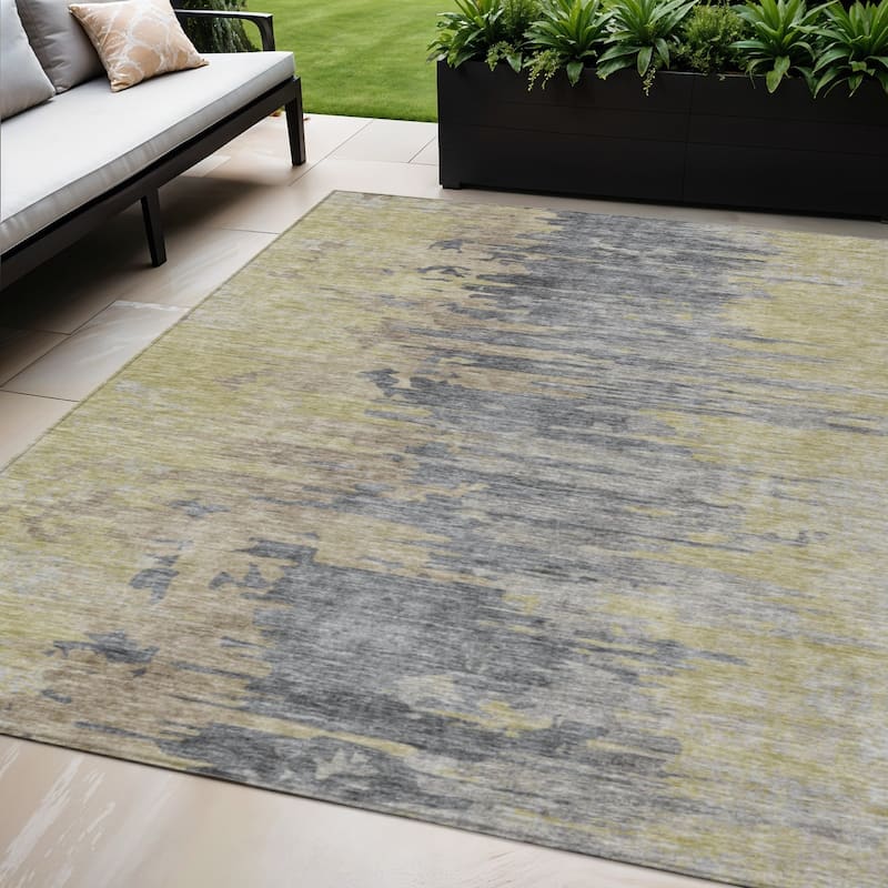 HomeRoots Abstract Transitional Rectangle Outdoor Rug - 5' X 8'
