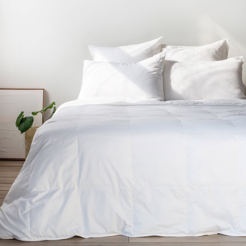 Light Weight Down Alternative Duvet Comforter Insert by BOKSER HOME