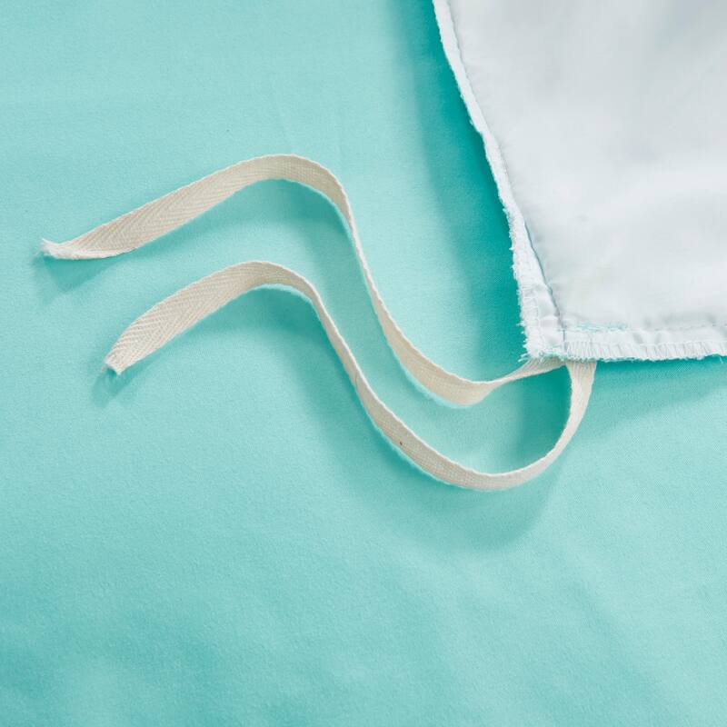 Intelligent Design Lara Metallic Printed and Pintucked Duvet Cover Set