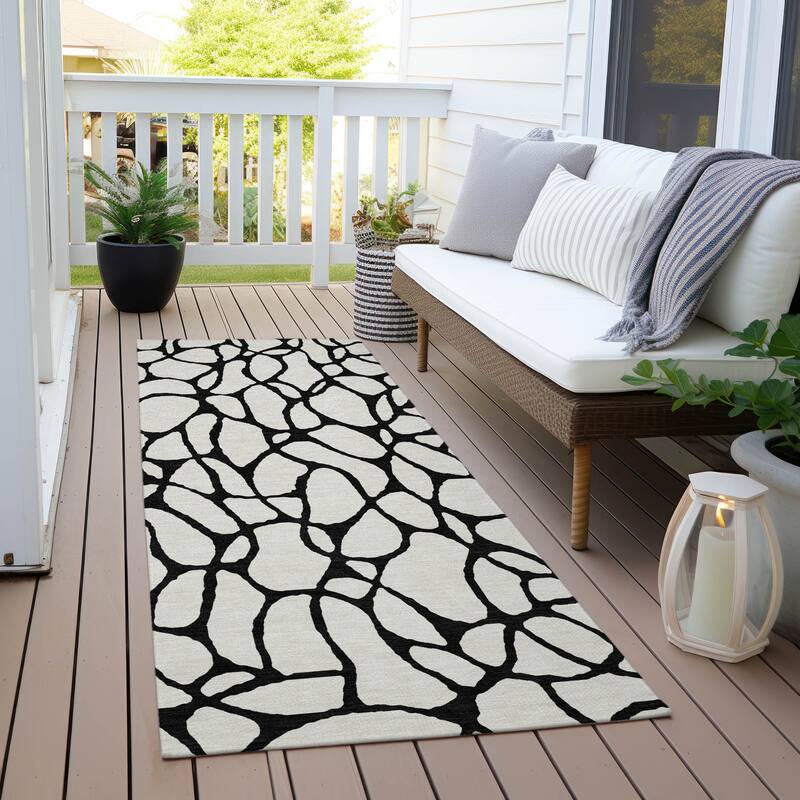 Machine Washable Indoor/ Outdoor Contemporary Chantille Rug - Ivory - 2'3" x 7'6"