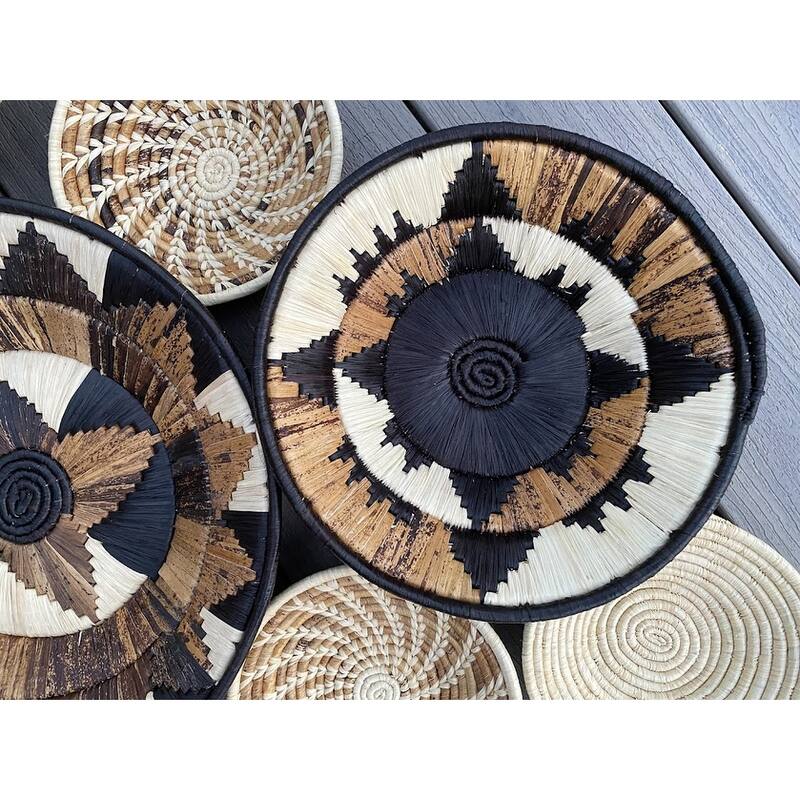 Set Of 8 Natural Color Wall Hanging Baskets 7.5"-12"