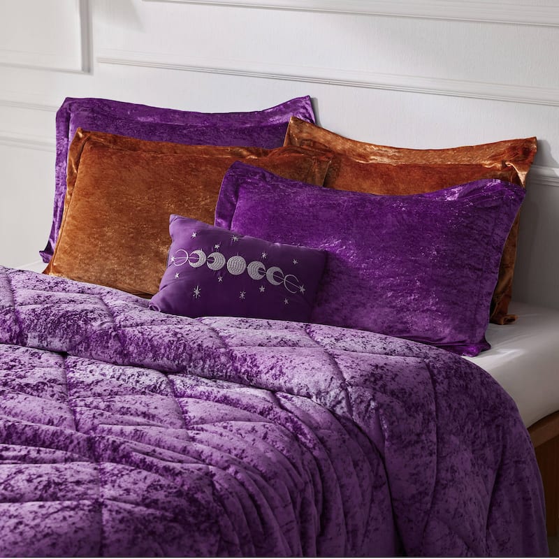 Intelligent Design Isabel Velvet Comforter Set