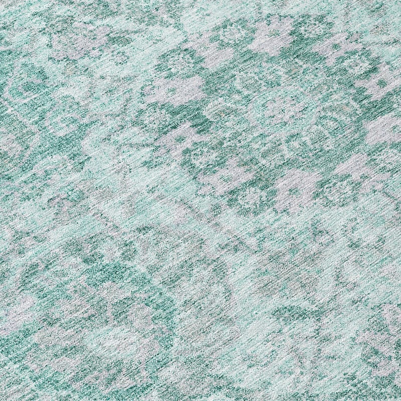 Machine Washable Indoor/ Outdoor Vintage Traditional Chantille Rug