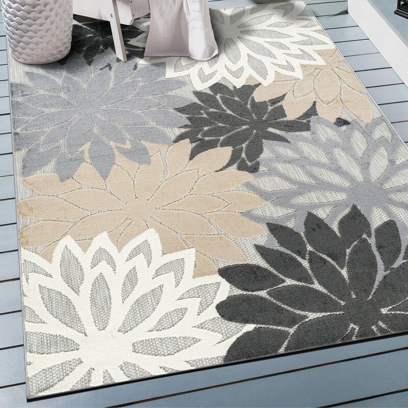 World Rug Gallery Indoor/Outdoor High-Low Textured Area Rug, Floral Easy-Clean Patio Rug - 4' x 6' - Gray