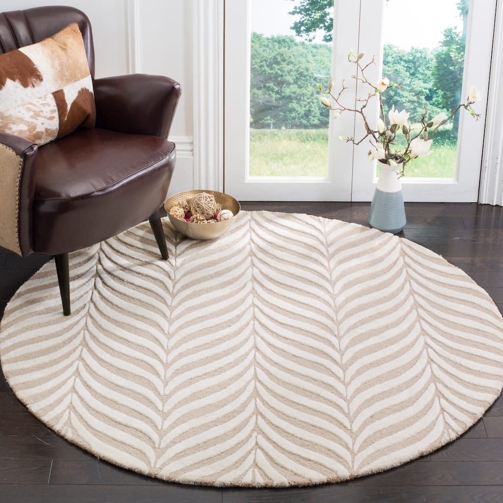 SAFAVIEH Handmade Bella Crescencia Modern Floral Wool Rug