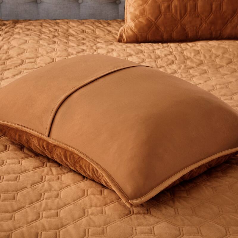 Madison Park Emery 3 Piece Velvet Quilt Set