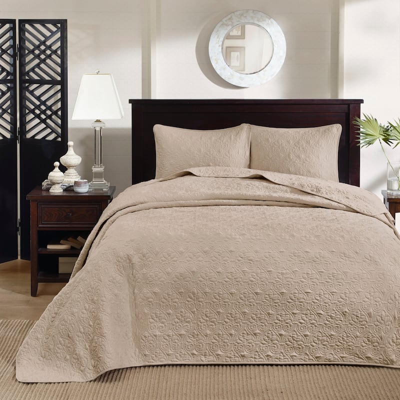 Madison Park Mansfield Reversible Oversized 3-piece Solid Texture Bedspread Quilt Set with Matching Shams - Khaki - Queen