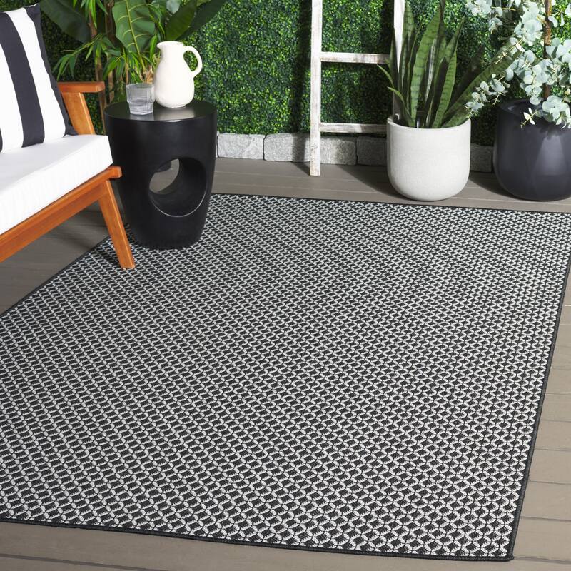 SAFAVIEH Terrace Ruba Indoor/Outdoor Washable Backyard Patio Rug - 6'7" Square - Black/White