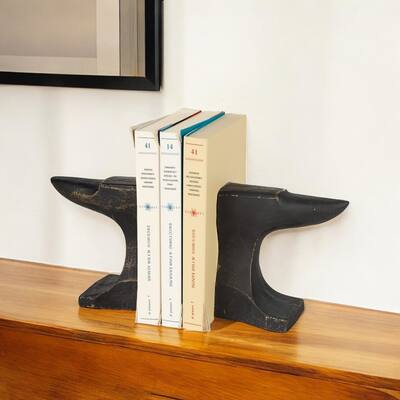 HomeRoots Set of Two 6" Black And Gold Polyresin Decorative Bookends - 6.2992" H x 3.5433" W x 11.811" D