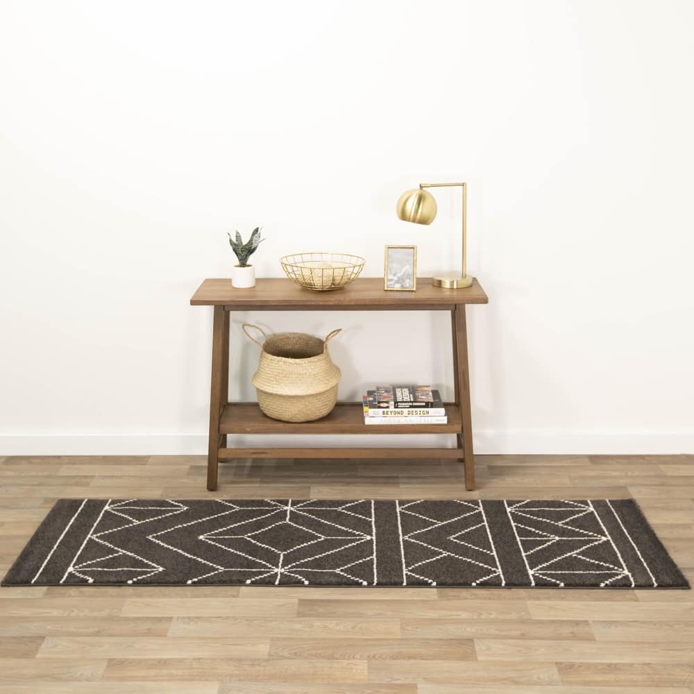 Carson Carrington Iseras Modern Geometric Area Rug