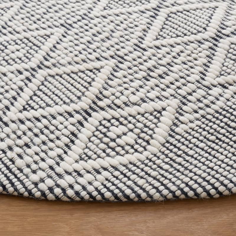 SAFAVIEH Handmade Vermont Karina Wool Rug