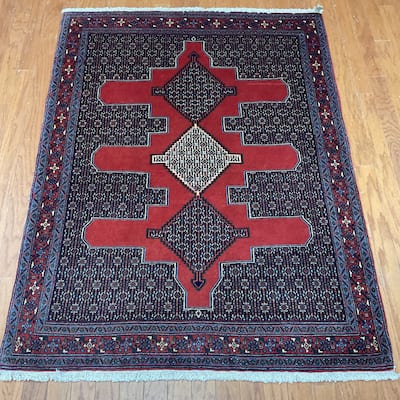 HERAT ORIENTAL Handmade Senneh Wool Rug - 4'3" x 5'7"