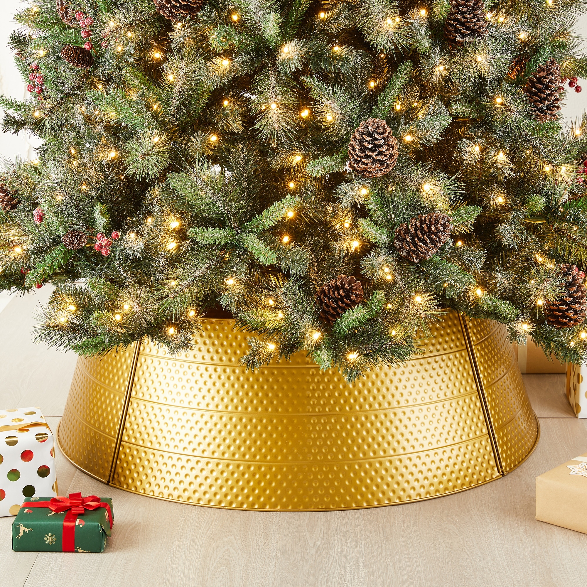 Glitzhome 40.5"D Christmas Hammered Metal Tree Collars