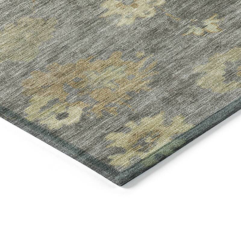 Machine Washable Indoor/ Outdoor Casual Traditional Chantille Rug