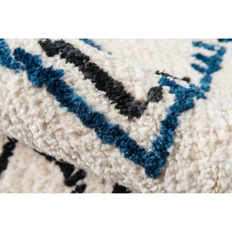 Momeni Margaux Moroccan Geometric Area Rug