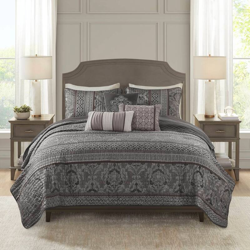 Madison Park Venetian 6 Piece Jacquard Quilt Set with Throw Pillows - Grey - King
