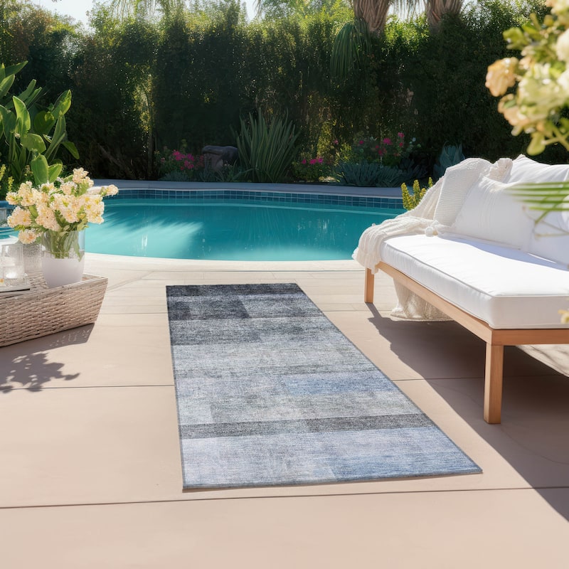 Machine Washable Indoor/ Outdoor Modern Abstract Chantille Rug - Navy - 2'3" x 7'6"