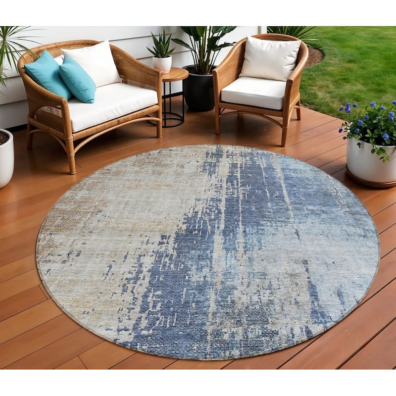HomeRoots Abstract Transitional Rectangle Outdoor Rug - 8' Round