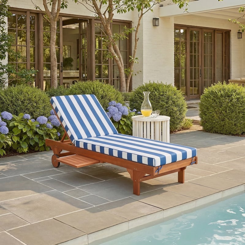 SAFAVIEH Outdoor Aubrie Adjustable Chaise Lounge Chair with Wheel. - Natural/Blue/White.