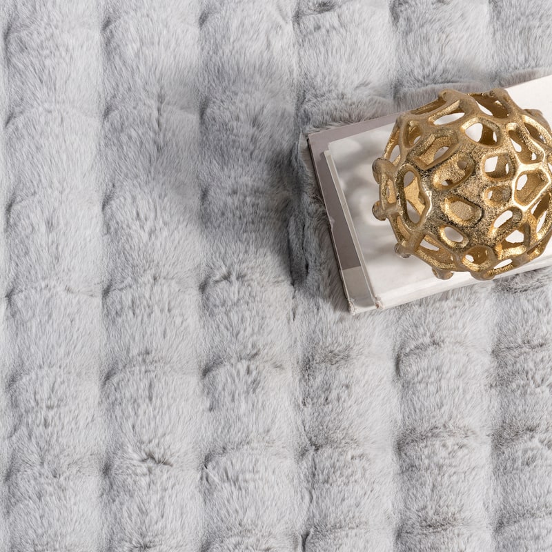 Nuloom Jeni Solid Plush Machine Washable Area Rug