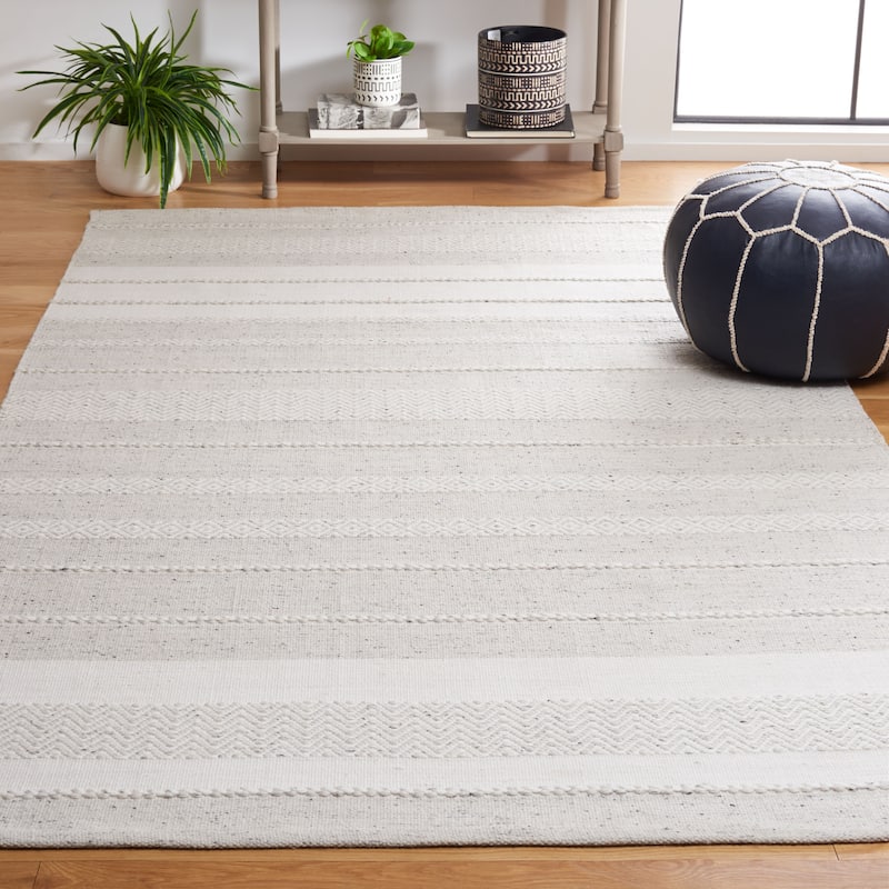 SAFAVIEH Handmade Kilim Petya Farmhouse Stripe Rug - 3' x 5' - Ivory/Grey