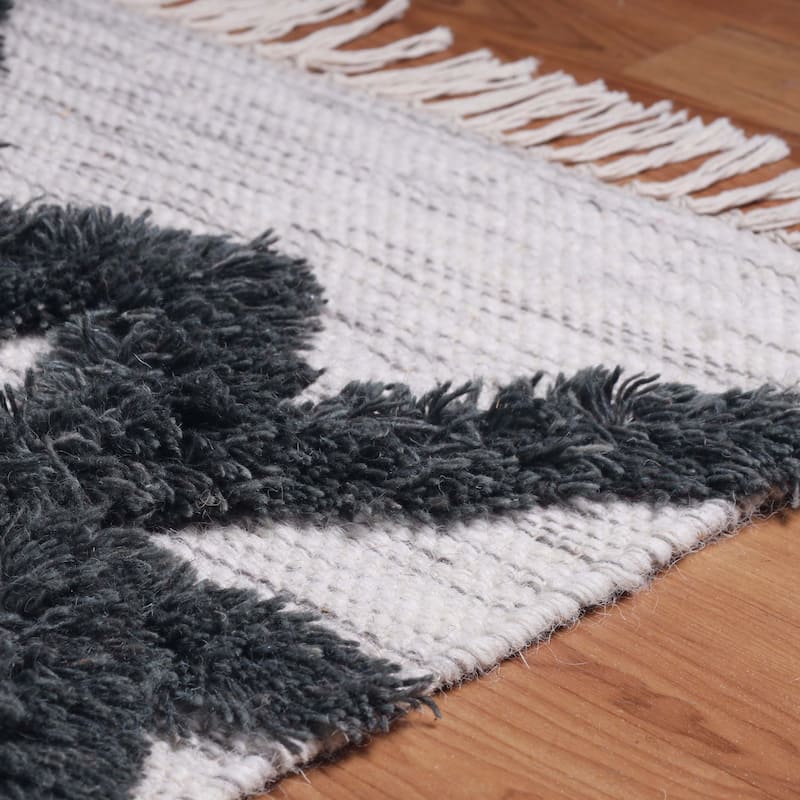 Superior Modern Farmhouse Trellis Handmade Wool Indoor Area Rug With Cotton Backing and Fringes