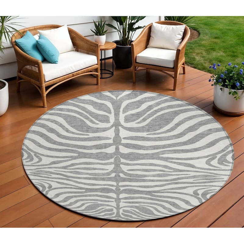 HomeRoots Animal Print Transitional Rectangle Outdoor Rug - 8' Round