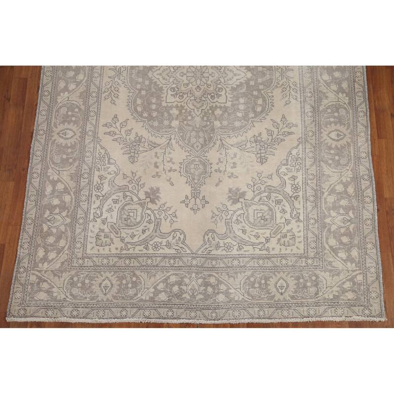 Hand Knotted Oriental 100% Wool Carpet Traditional Medallion Beige & Ivories Tabriz Area Rug - 9' 5'' X 6' 3''