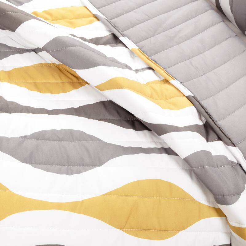 Lush Decor Mid Century Geo 3 Piece Quilt Set