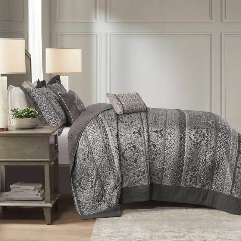 Madison Park Venetian Oversized 5-Piece Jacquard Bedspread Quilt Set with Matching Shams and Embroidered Throw Pillows