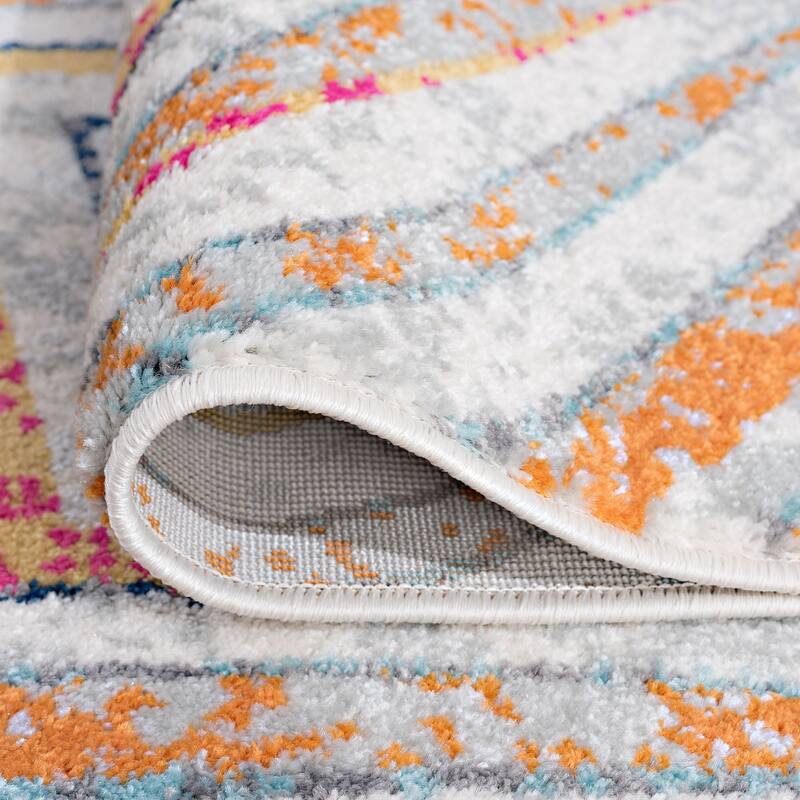 Jade Modern & Contemporary Geometric Indoor Area Rug